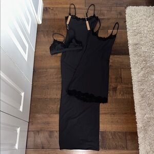 SKIMS FITS EVERYBODY LACE DRESS, LONG SLIP DRESS TRIANGLE BRALETTE ONYX XS/SMALL